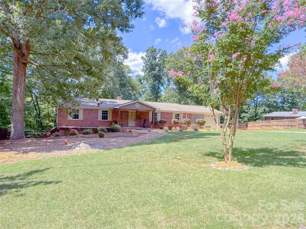 10024 Sedgefield Circle, Stanfield photo 1 of 45
