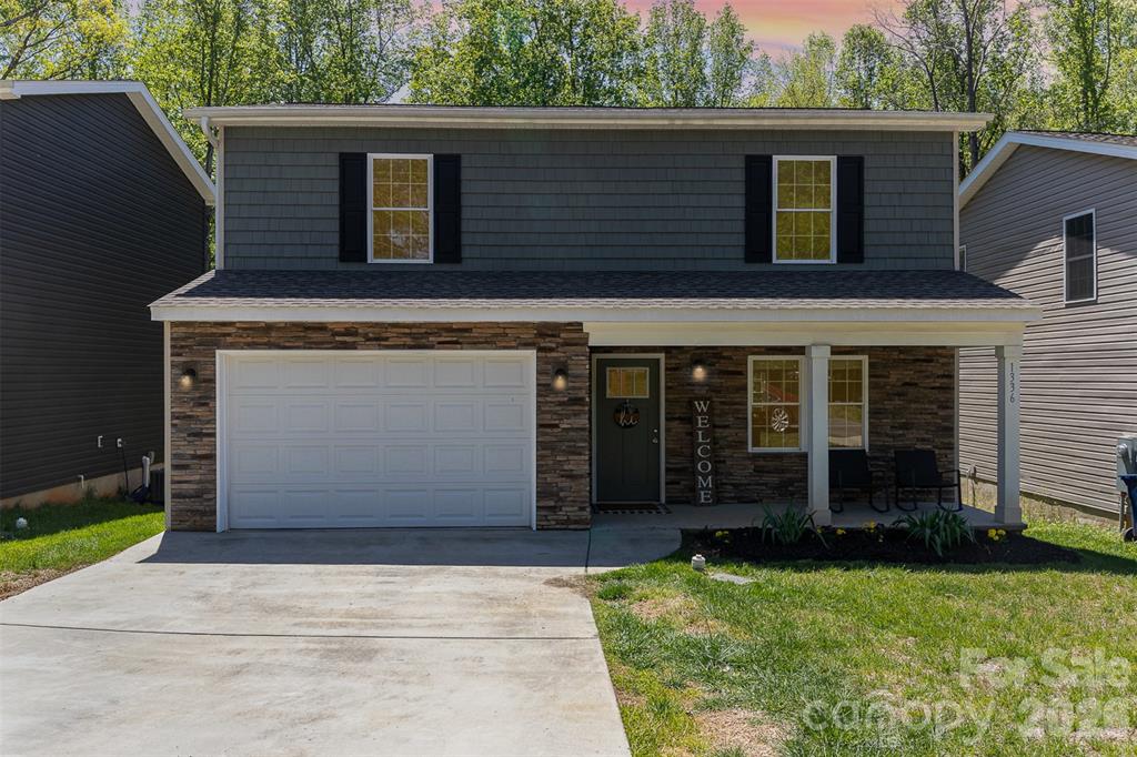1336 26th Avenue NE, Hickory photo 1 of 30