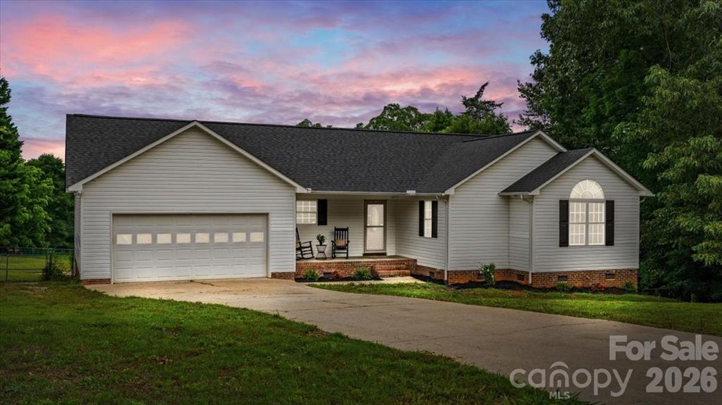 1377 Beagle Run, Salisbury photo 1 of 48