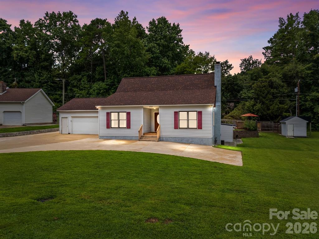 535 Brook Circle, Salisbury photo 1 of 48